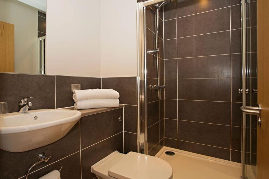 ברייטון Britannia Study Hotel מראה חיצוני תמונה